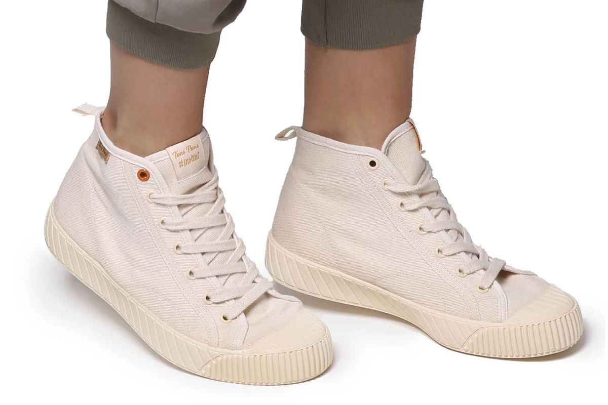 Voorkomen Sceptisch bellen Witte Sneakers Schoonmaken | Bartogi Magazine