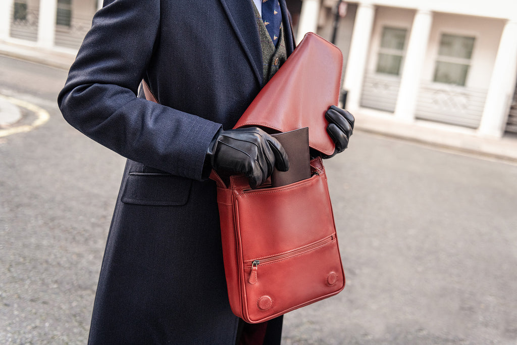 Portrait messenger bag, light tan