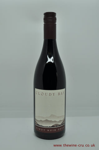 Cloudy Bay Pinot Noir Red Wine Gift Box - Next Day Delivery UK