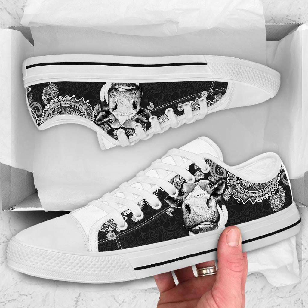 Black And White Cow Cow Low Top Shoes 0622
