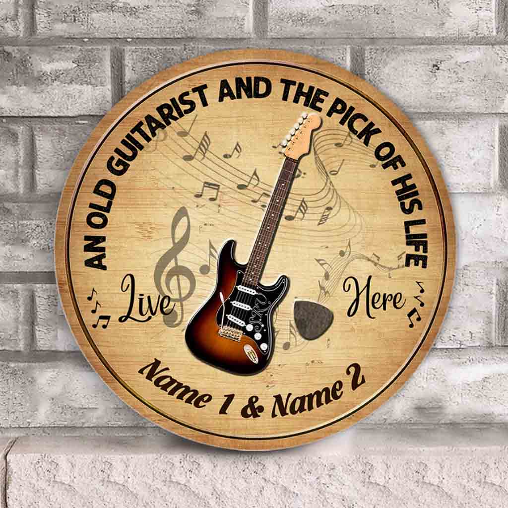 An Old Guitarist Personalized Round Wood Sign