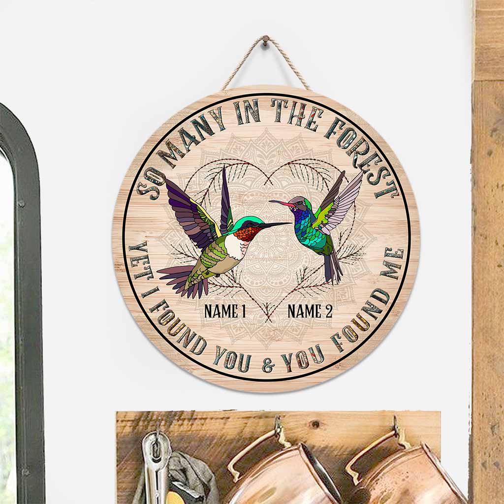 So Many In The Forest - Hummingbird Personalized Round Wood Sign