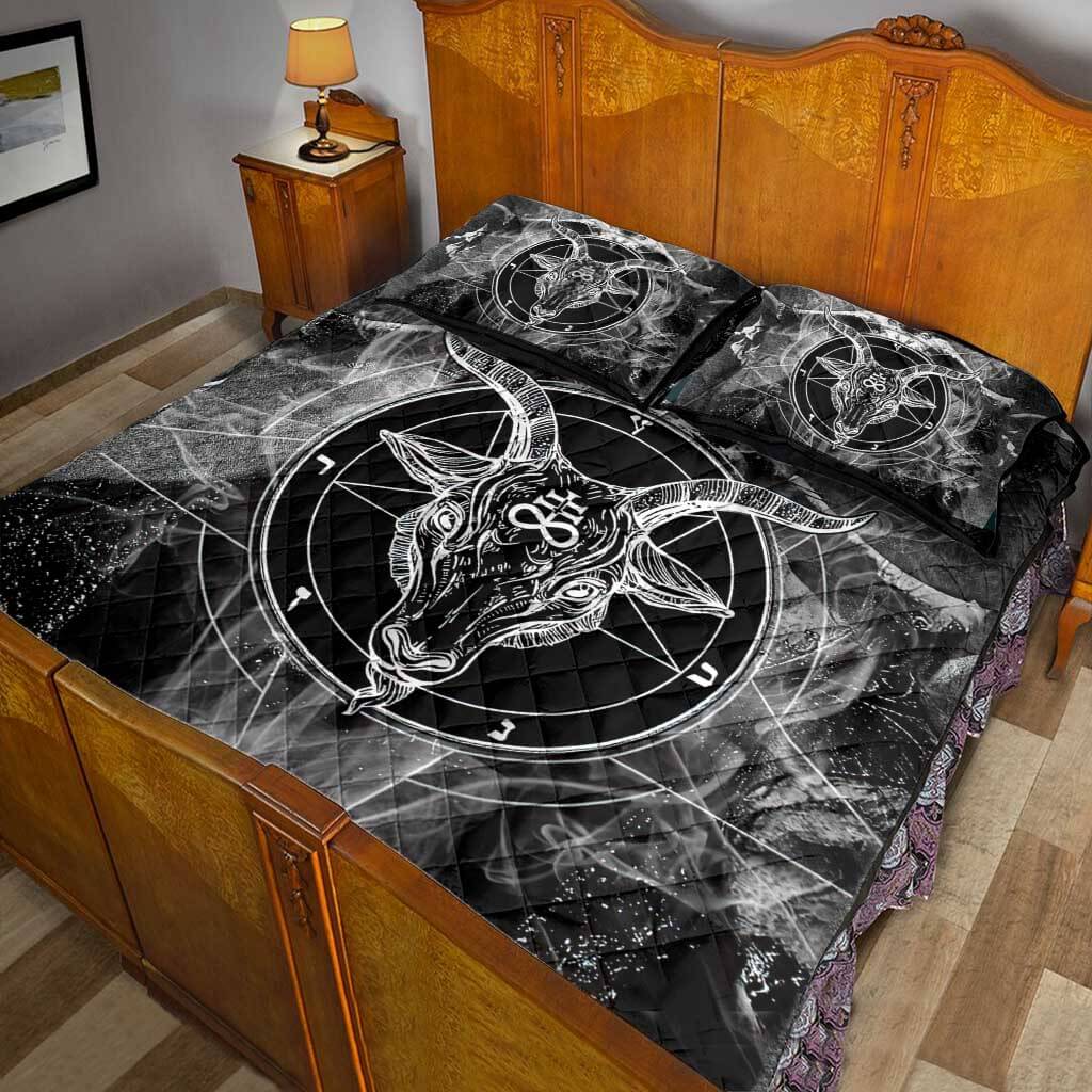 Satan Quilt Bed Set