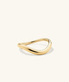 Dôme Figure Slim Ring in 14k gold, featuring a sleek, curved design. Handcrafted, blending architectural style with fluidity.