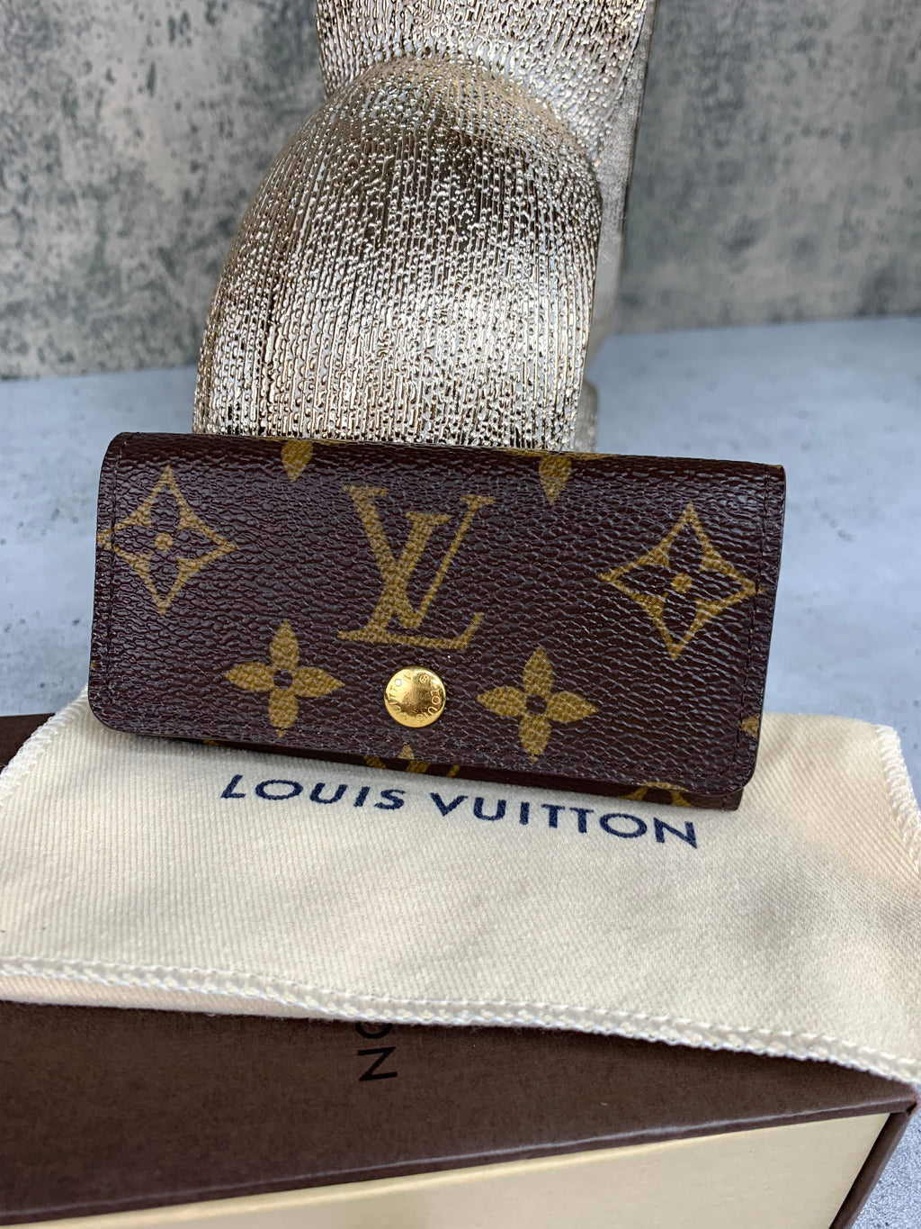 louis-vuitton 4 key holder