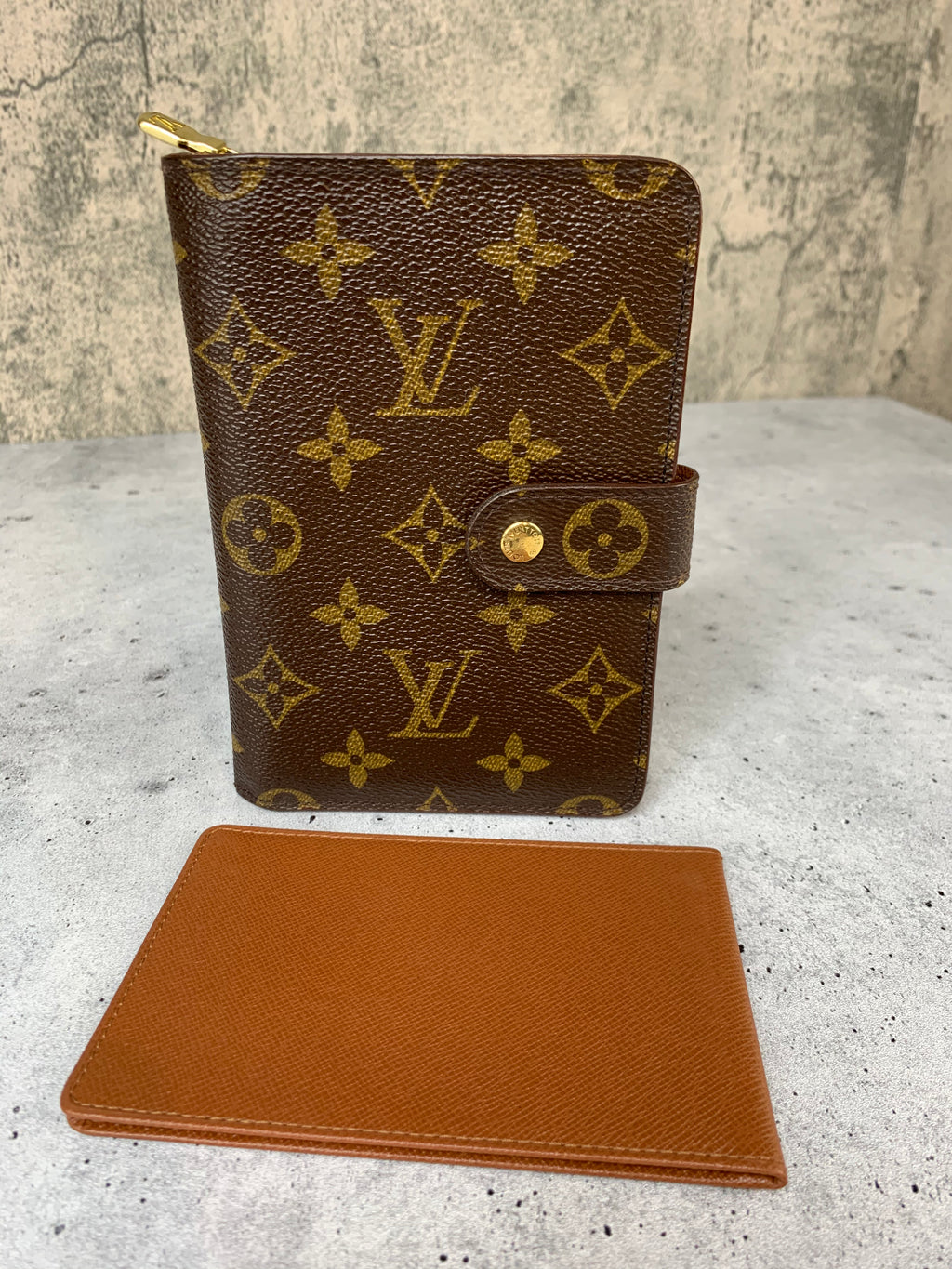 LOUIS VUITTON Monogram Passport Travel Wallet 115677