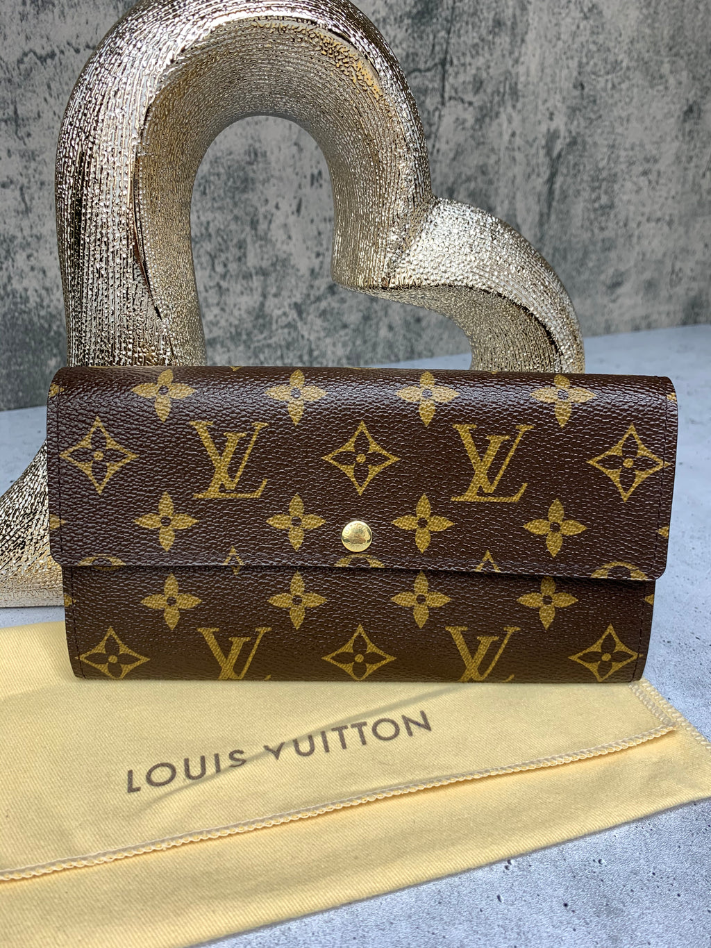 Louis Vuitton Monogram Cherries Round Coin Pouch Change Keychain Purse  293lvs513
