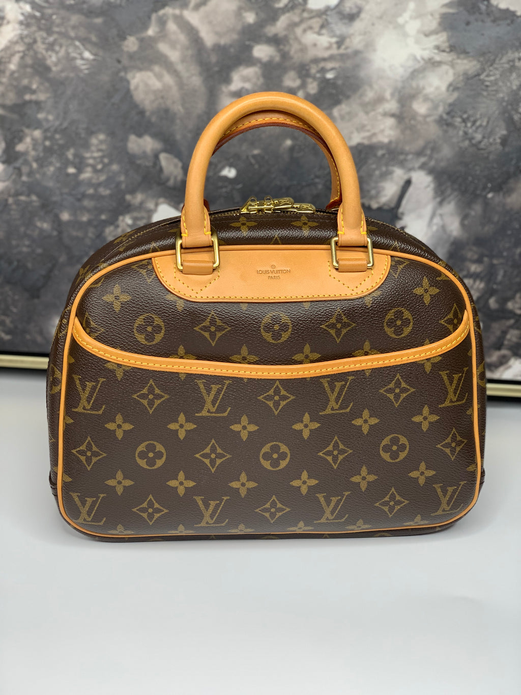 Louis Vuitton Monogram Canvas European Checkbook Cover (SHF-Noc4ZL) – LuxeDH