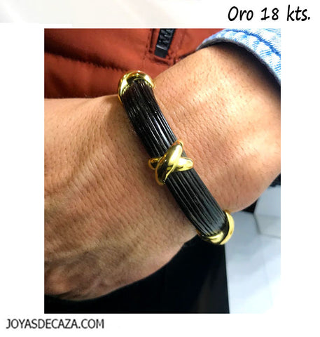 pulsera plana rigida enlaces en oro y pelo bufalo africano