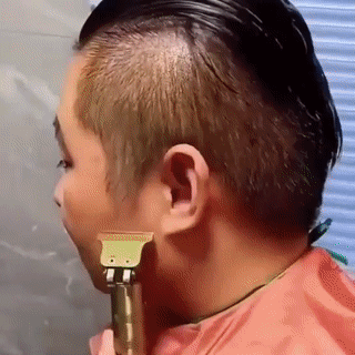 pessoas-cortando-aparando-o-cabelo-ou-a-barba-com-uma-maquina-de-cortar-cabelo-barbeador-eletrico