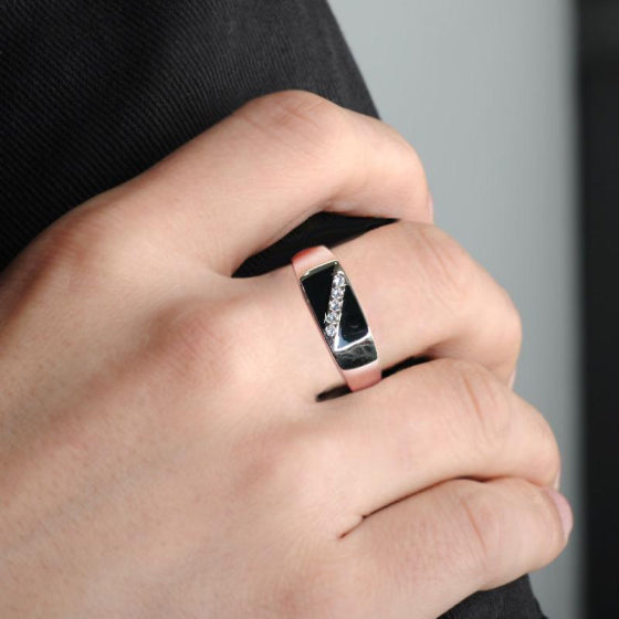 hand wearing CeriJewelry's genderless fashion ring