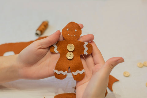 felt ornament gingerbread man DIY christmas tree ornaments for kids