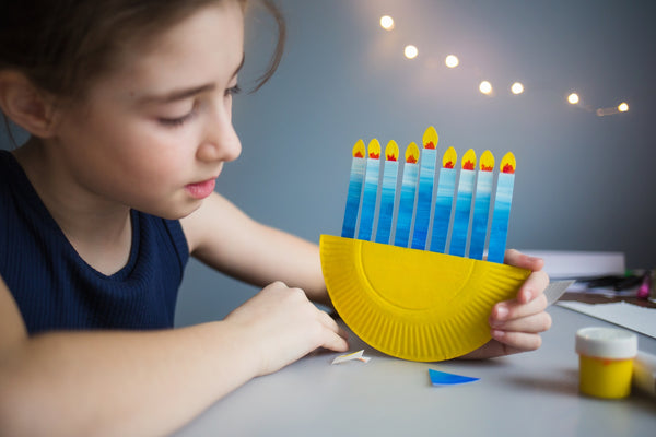 DIY paper hanukkah menorah with paper plate and paints