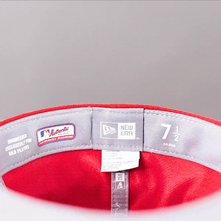 ¿Cómo saber si tu gorra es New Era original? Revisa las etiquetas de talla y cuidados