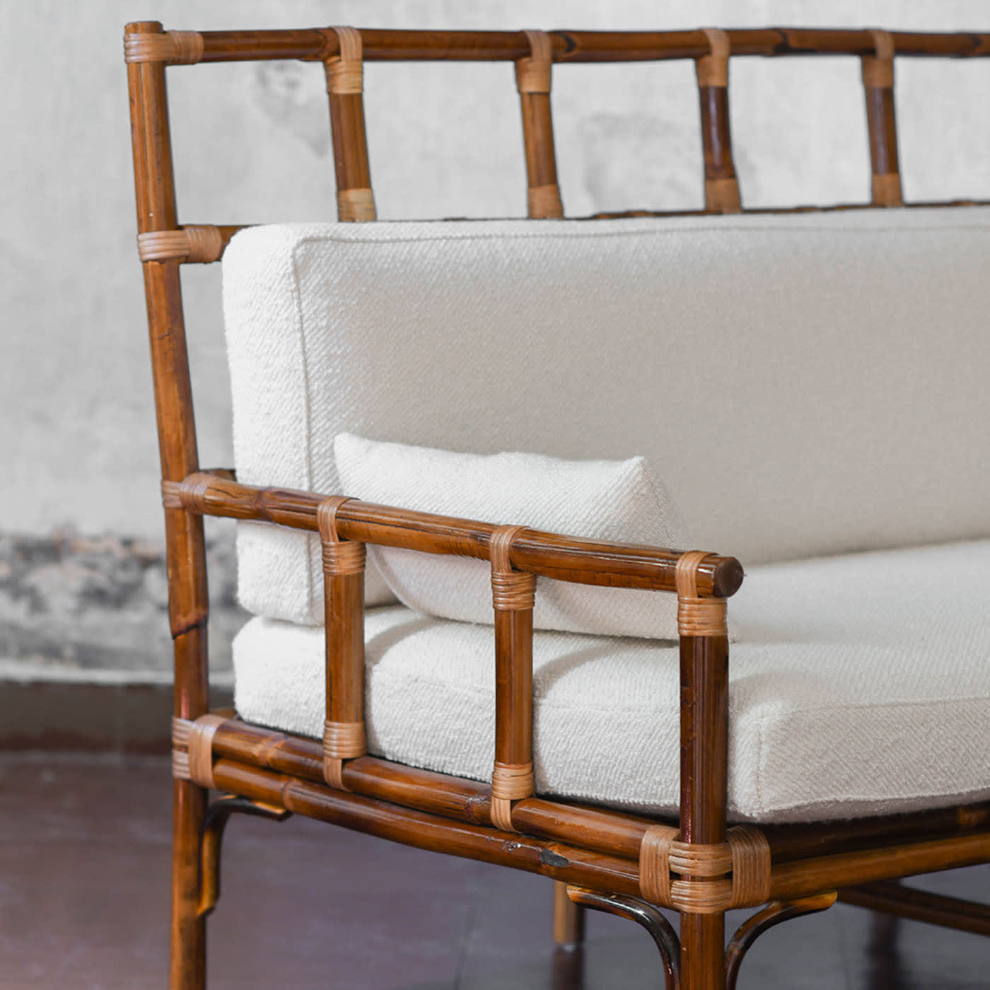 2-Seater White Dedar Fabric & Bamboo Bench - Alternative view 3