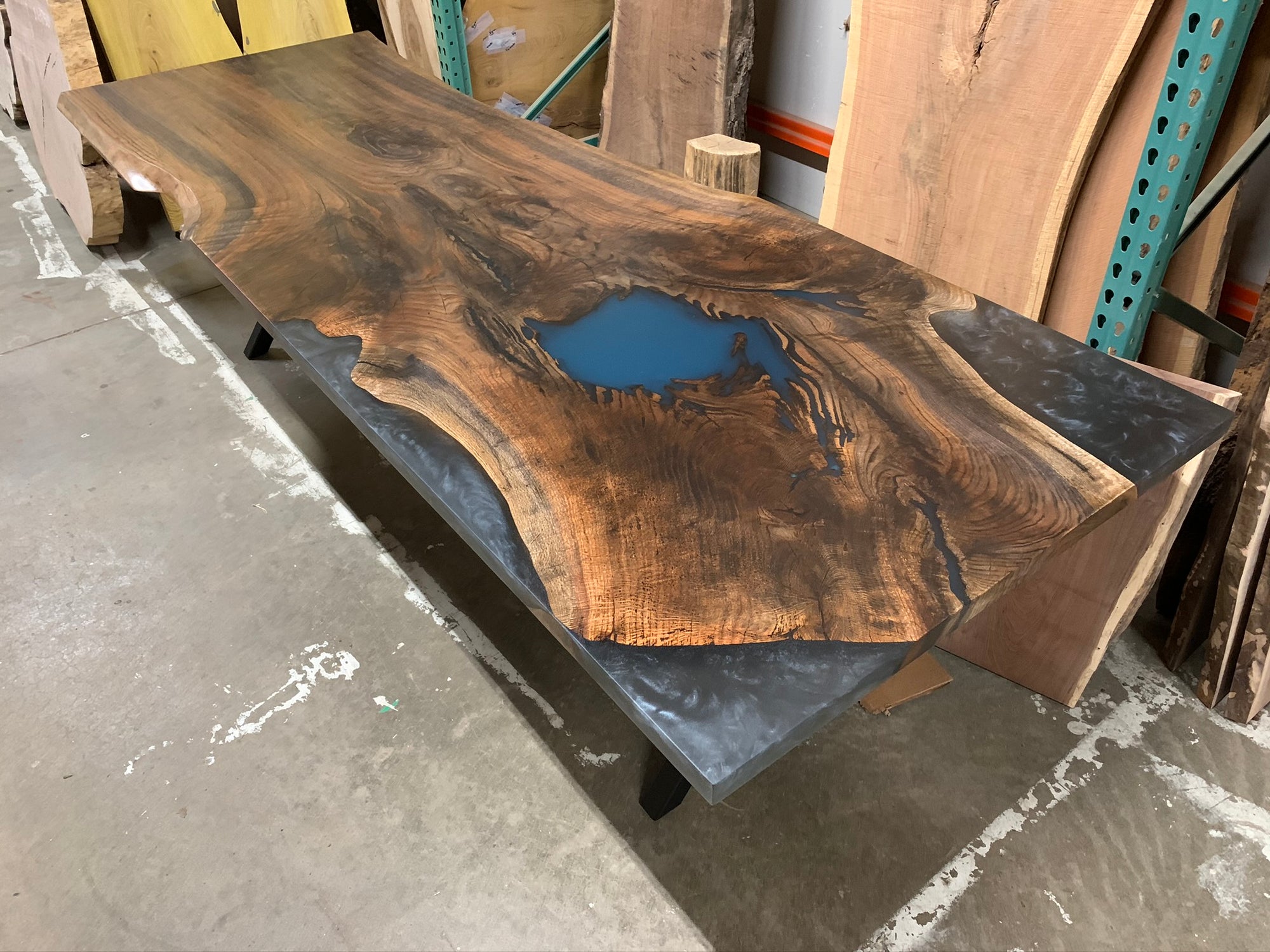 Epoxy Walnut Table Emerald River – PhiHandCraft