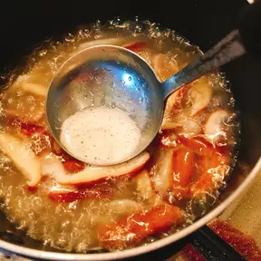 すりおろし蓮根ときのこのスープ