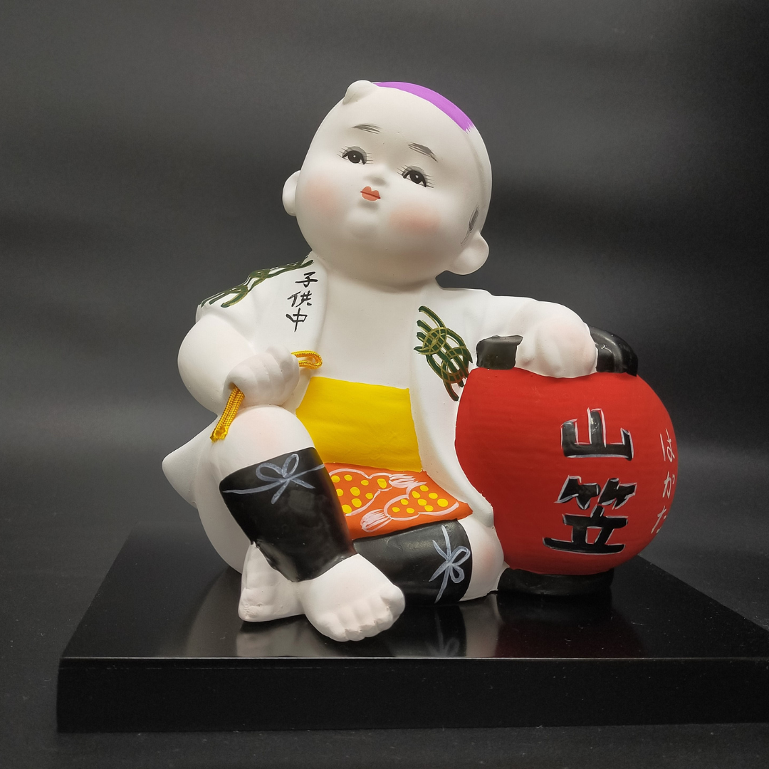 Suwariyamakasa - Hakata Doll