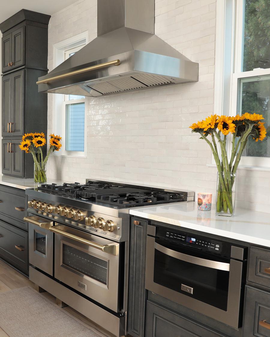 Terri Vaughn's ZLINE range, range hood, and microwave drawer