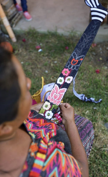 Dia de Produccion. Nuestras bordadoras en Guatemala para Flylikestore