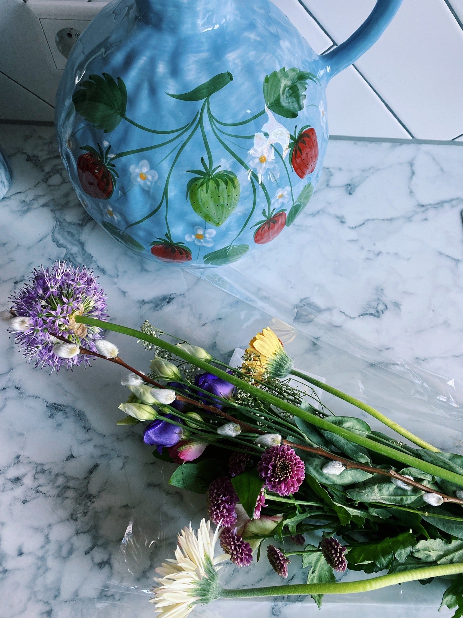 Anna + Nina - Vase - Sunday Morning Blog