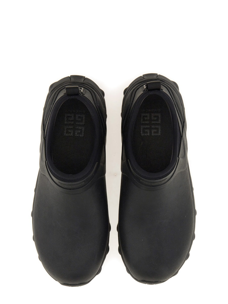 Givenchy Bogs Chelsea Boots In Rubber And Neoprene In Black
