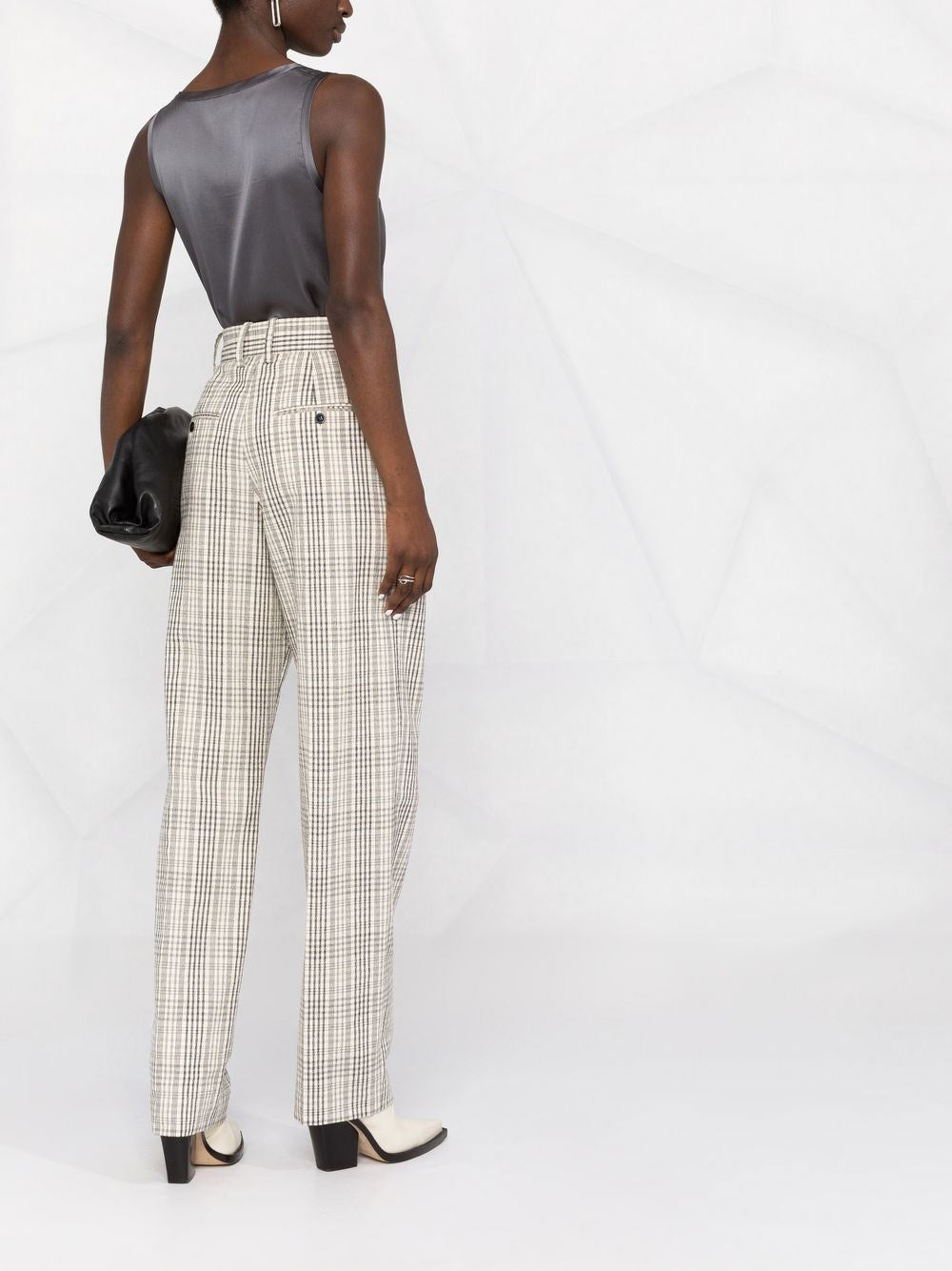 Brunello Cucinelli Sleeveless Round Neck Top In Stretch Silk