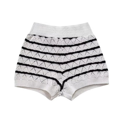 Anzug aus gestreiftem Strickoberteil und Strickshorts für Damen