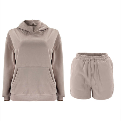 Langärmliger Kapuzenpullover mit lässigen Shorts: Zweiteiliges Set