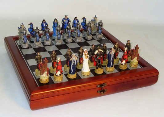 Lord of the Rings Chess Set LOTR Themed Chess Pieces in Gold -  Portugal