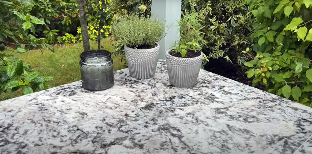 White Granite worktop with black veins