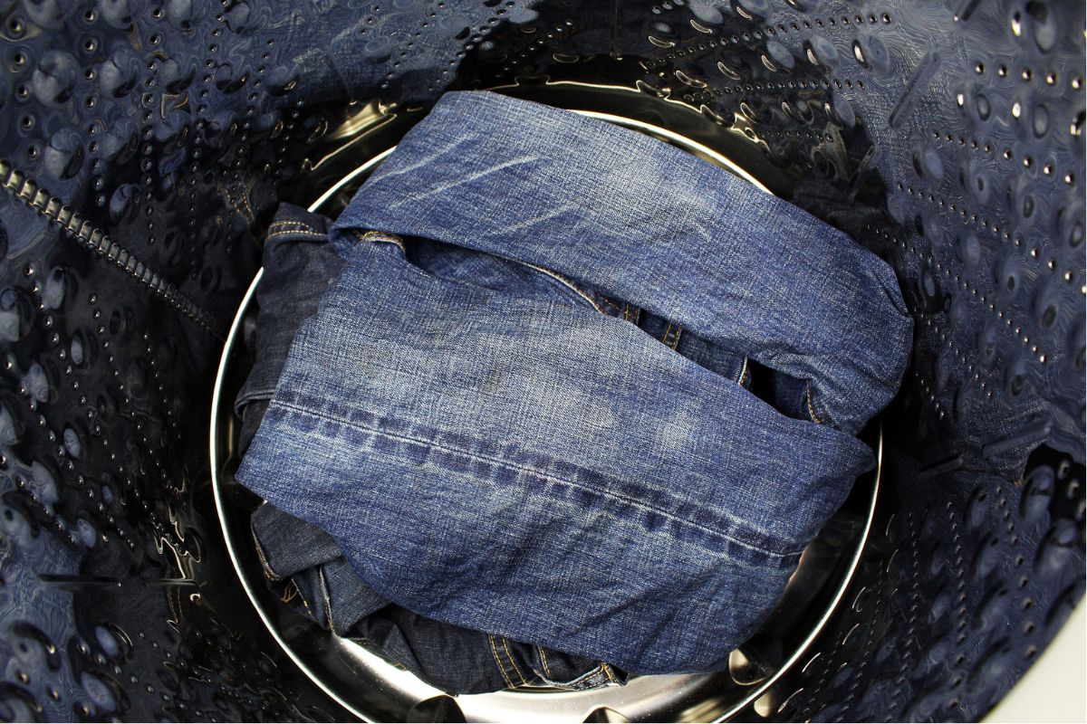 jeans in washing machine