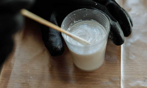 Mixing resin in cup