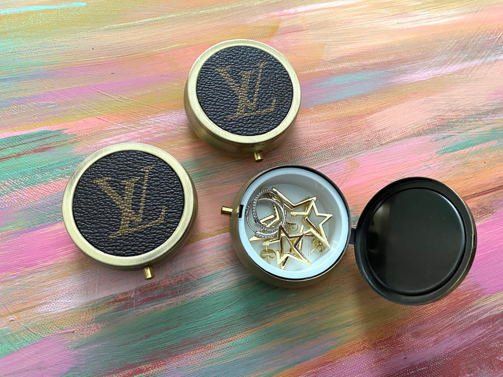 Louis Vuitton LV Upcycled Button Earrings - Brown Flower – The