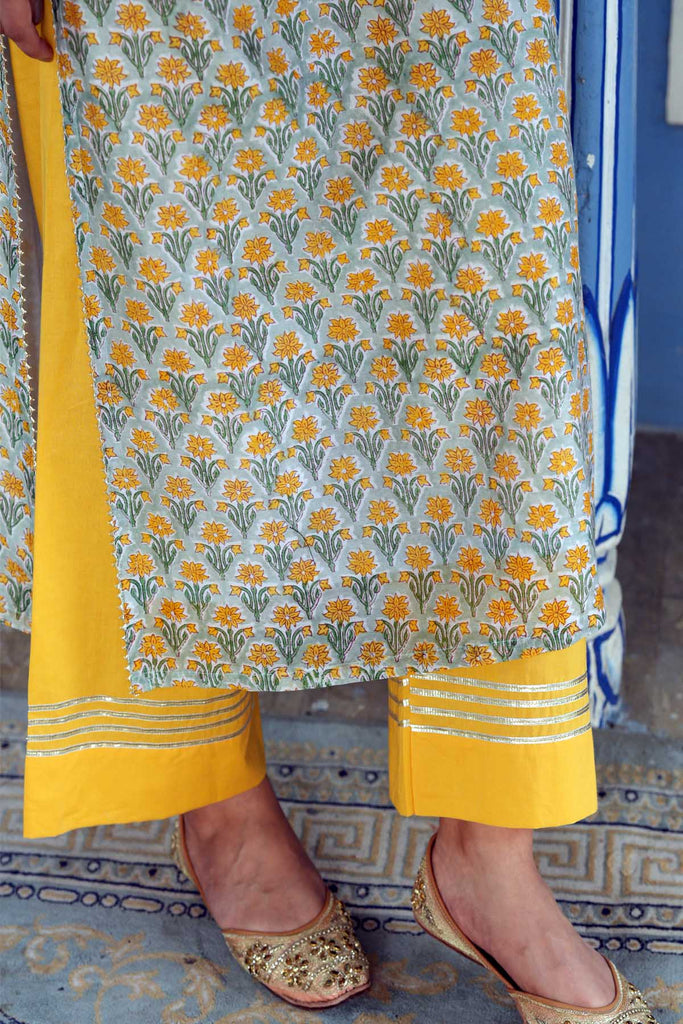 Cotton Cigarette Pants in yellow color