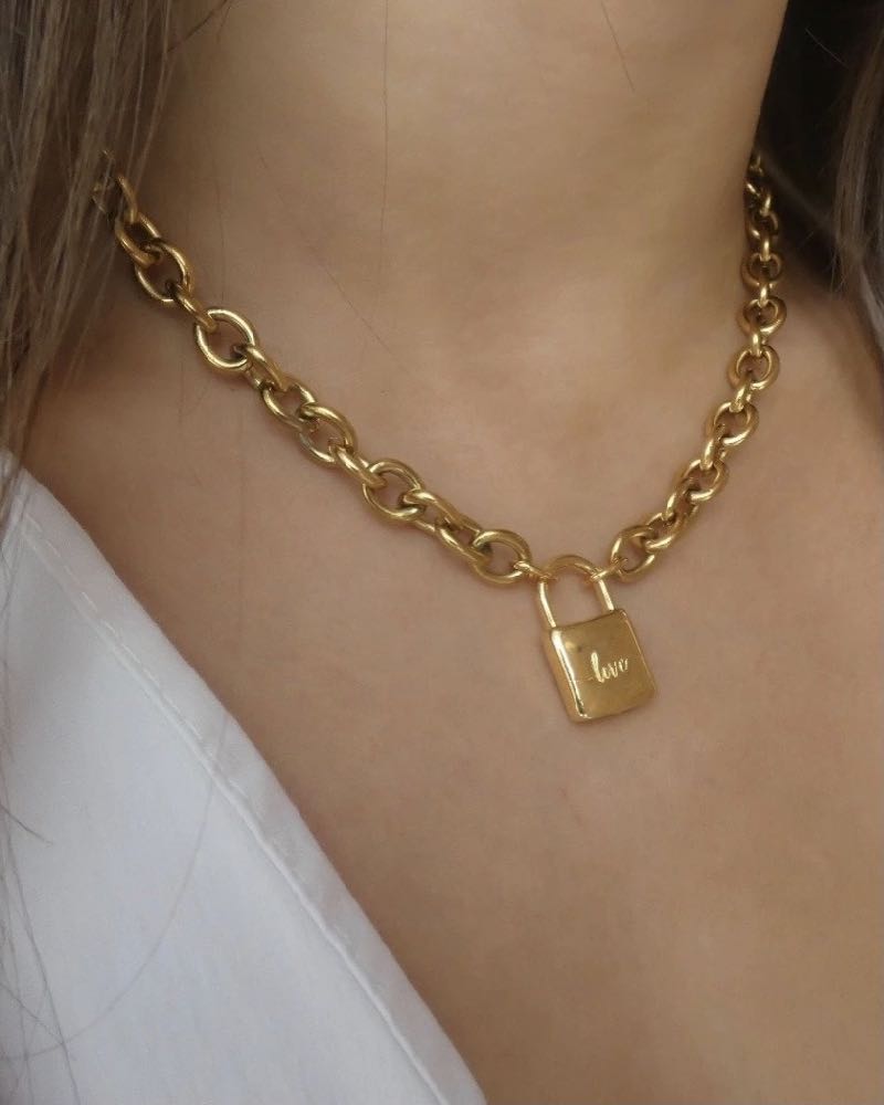 Outlet- Curb Chain Necklace with Love Padlock, Gold – Orli Jewellery