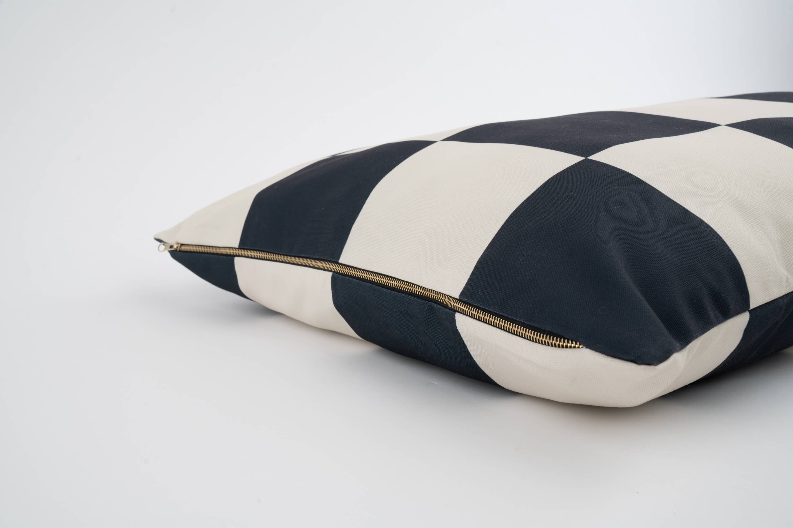 Approved by Fritz - The Fritz Dog Bed | Recycled | Machine Washable: Goalgetter / Standard