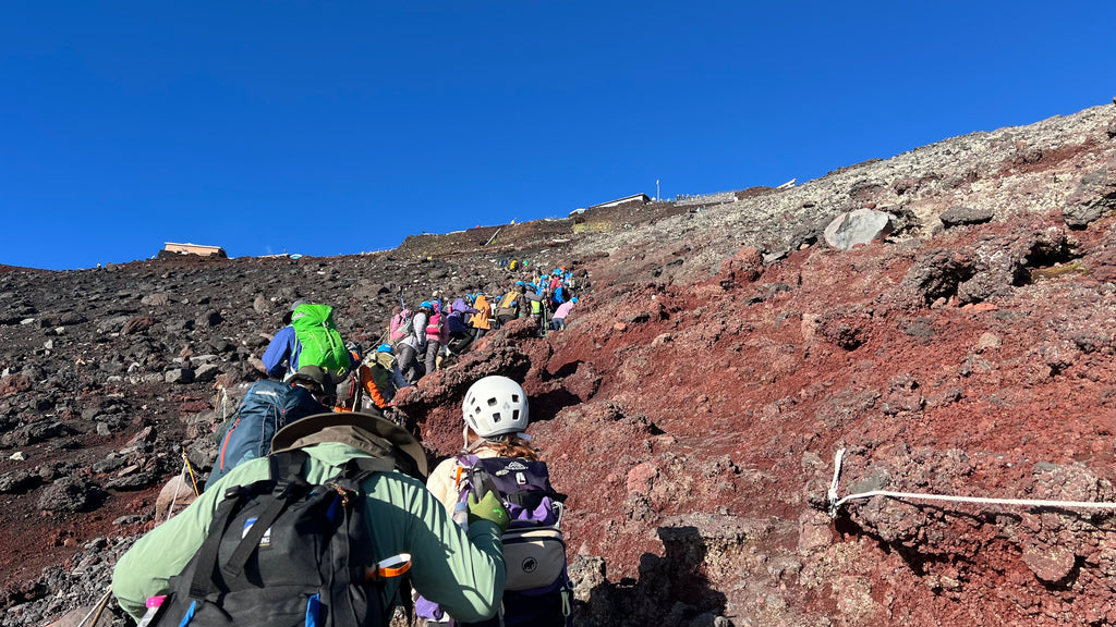 富士山　登山　吉田口　富士吉田ルート　富士山御来光　山の日