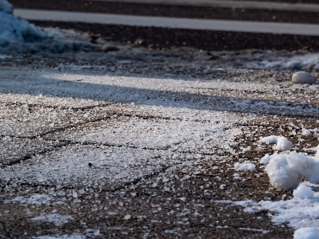 Chicago Weather Alert - Here's What Kind of Ice Melt or Snow Melting Salt  You Should Use on Concrete.