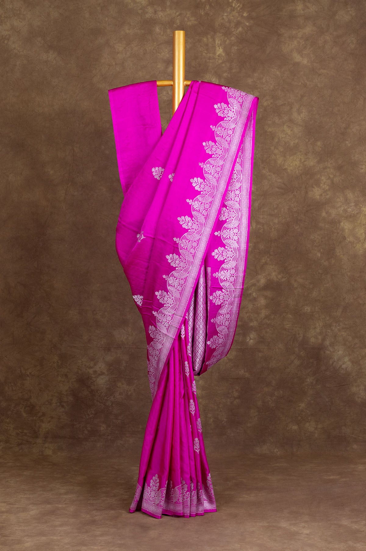 Muslin silk jamdani | Dhakai jamdani saree, Saree trends, Saree designs