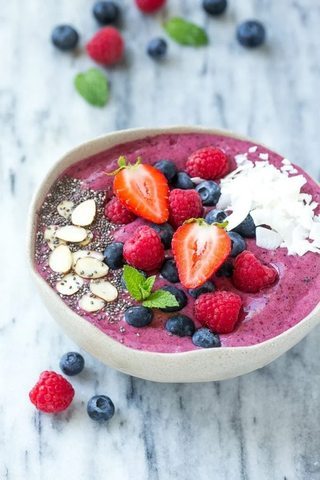 acai smoothie bowl image courtesy of: dinner at the zoo