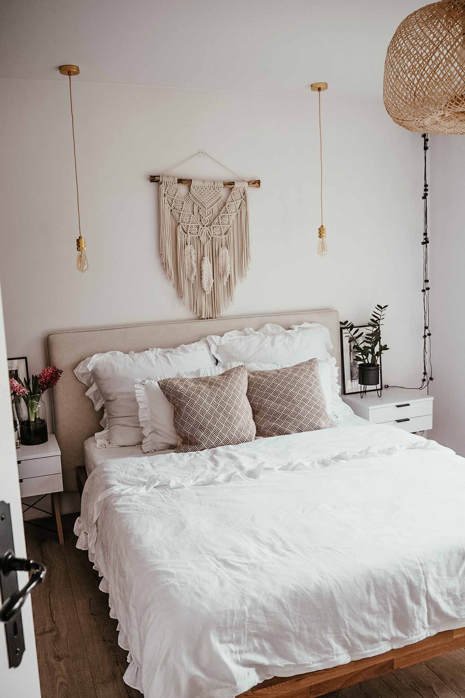 Schlafzimmer im Boho -Stil. Wie man arrangiert