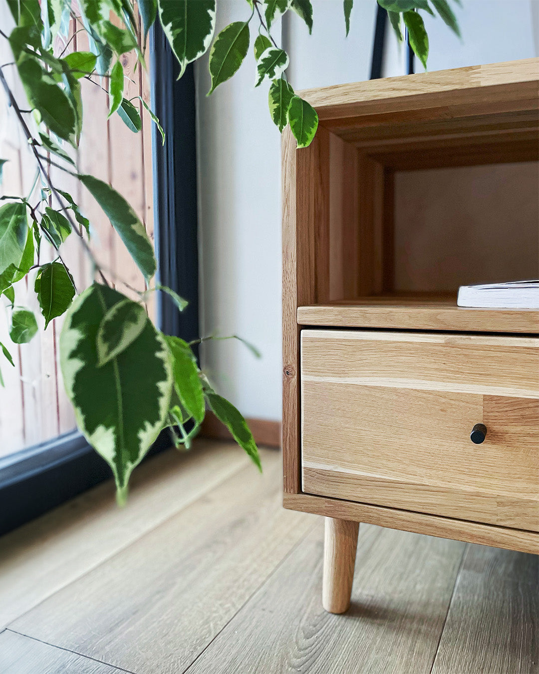 Bedside table for a continental bed - which one to choose?