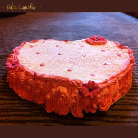 Gâteau en forme de coeur rouge saint valentin sur commande - Délicecupcake