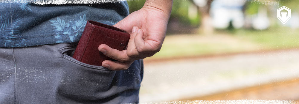 Can a traditional wallet cause back pain?