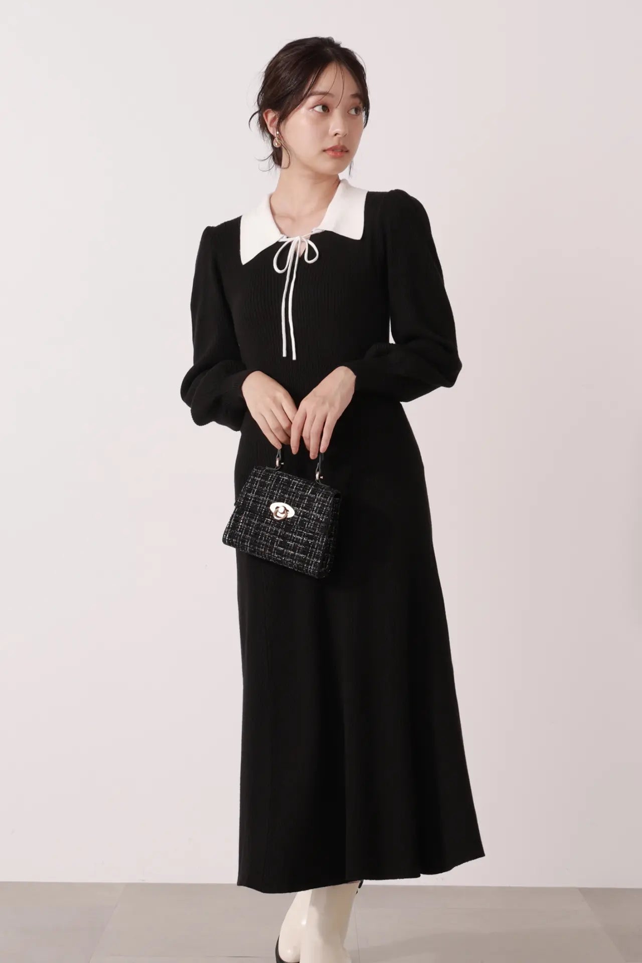 リボン衿付きニットワンピース