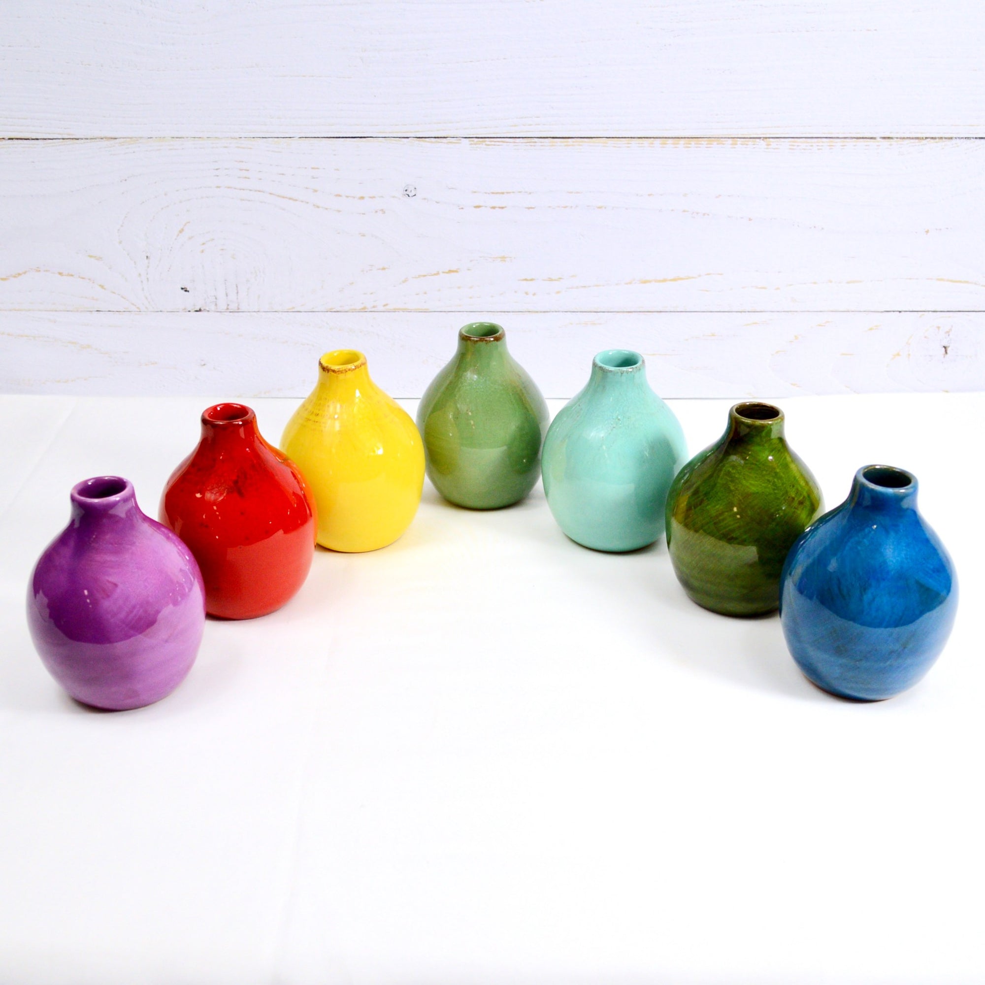 https://cdn.shopify.com/s/files/1/0597/3452/4084/files/tuscan-ceramic-vases-all-colors_2000x.jpg?v=1691450501