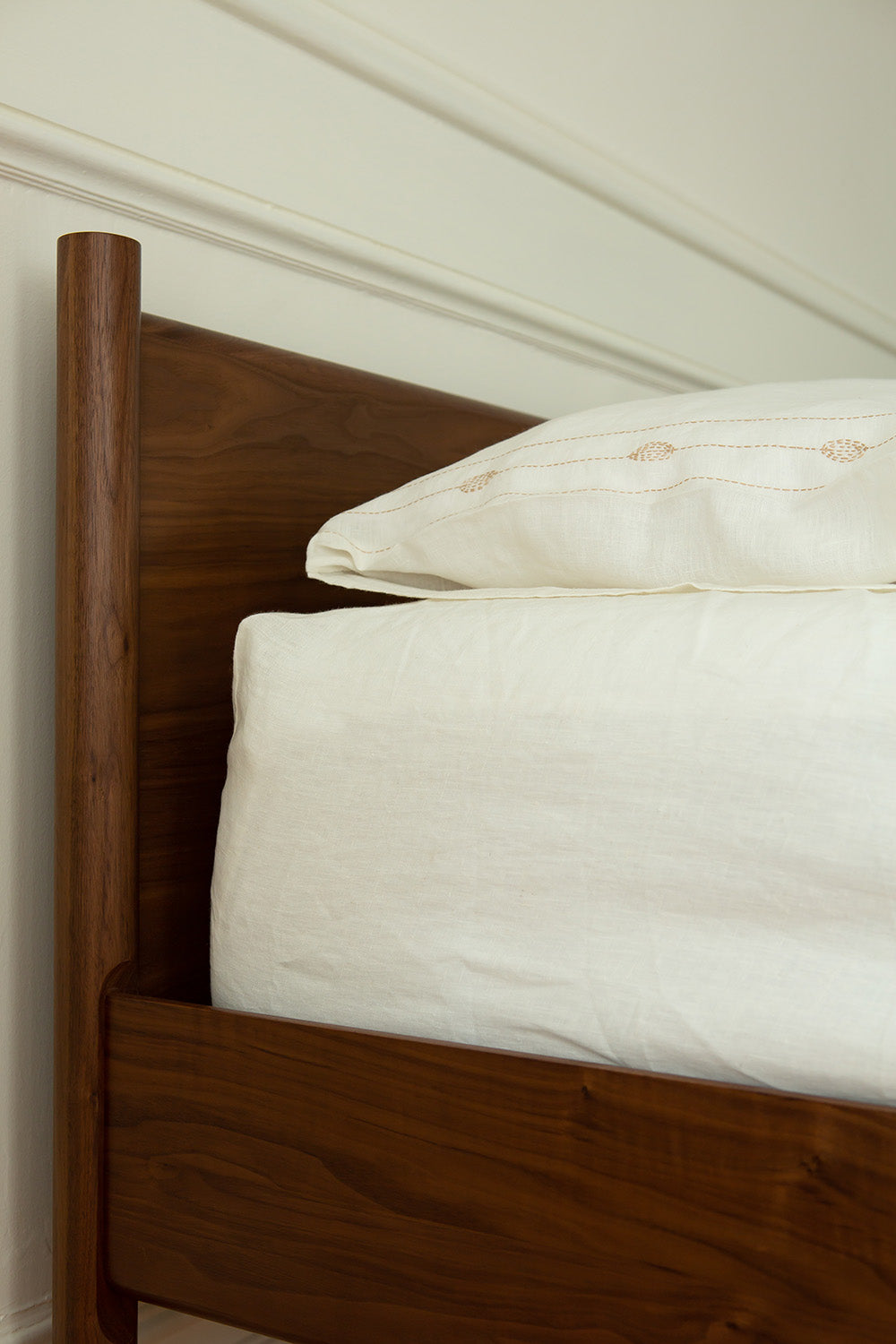Fitted Sheet In Off White Linen