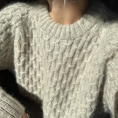 Se Jenny Sweater - Garnkit hos Den Lille Garnbiks