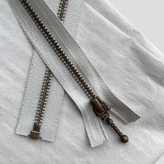Billede af Petiteknit 45 cm Cement - Zipper Jacket Lynlås